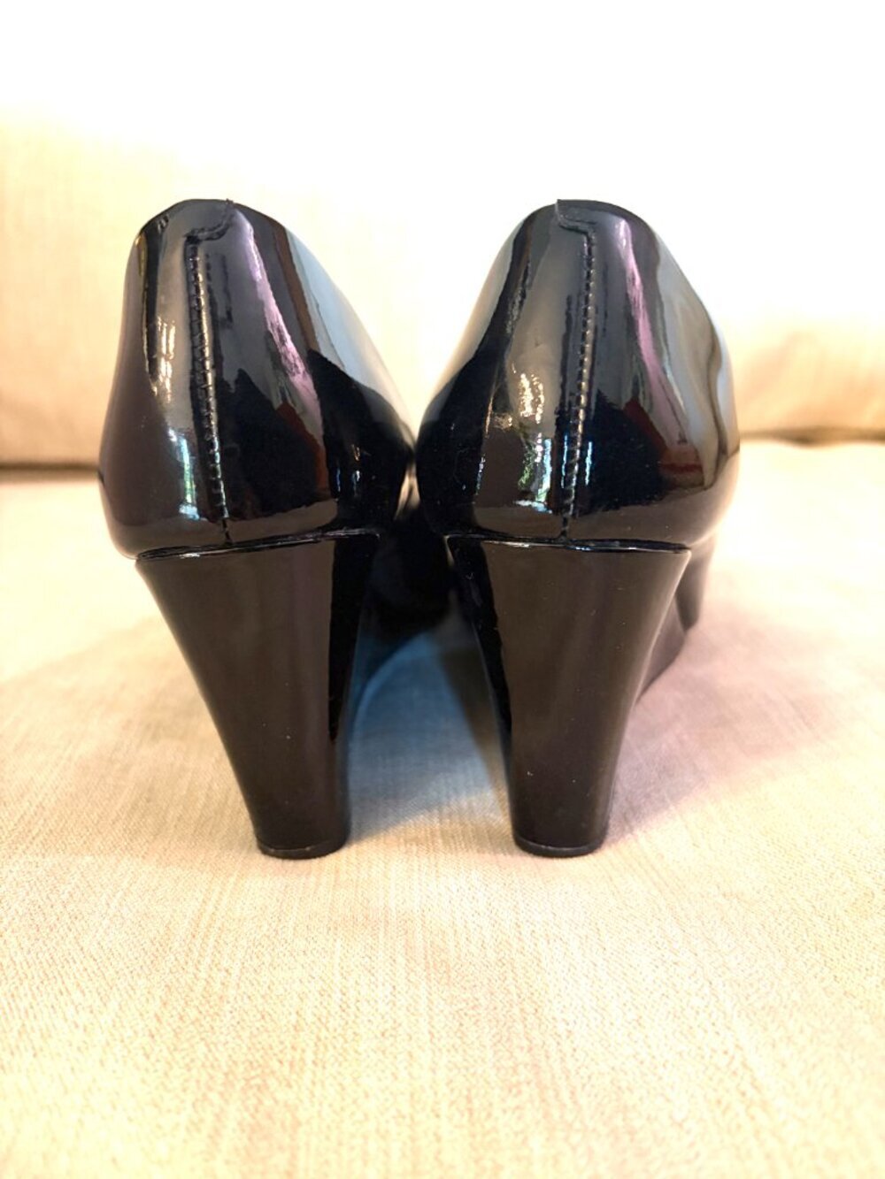Tory Burch black wedge pump 7M patent leather - Picture 3 of 9